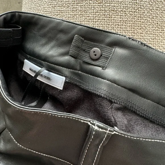 Maniere de Voir adjustable size faux leather - Picture 6 of 6